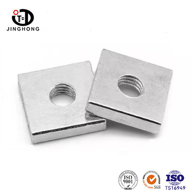 Écrous fins carrés